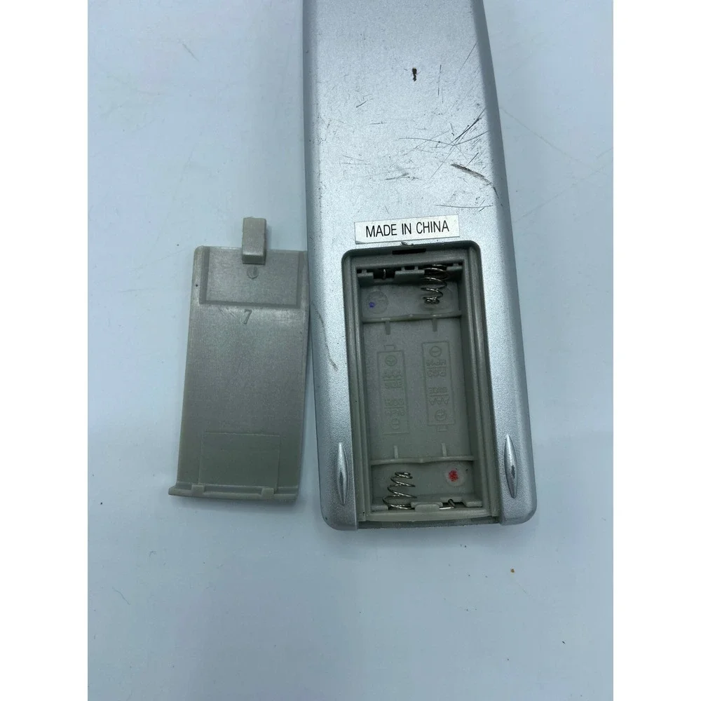 JVC‎ RM-SRCST1J CD Player Remote Control, Silver - Picture 4 of 4